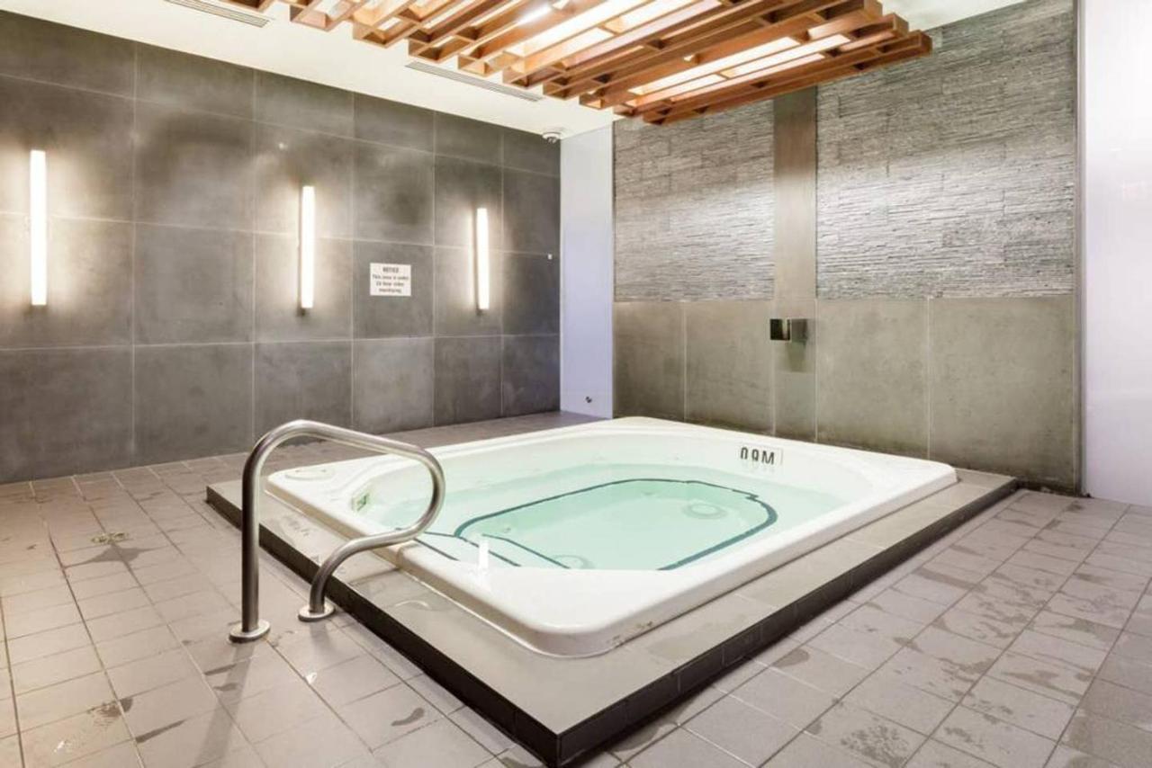 Stunning Views Of Downtown - Luxury High Rise With King Bed! Villa Toronto Exterior foto