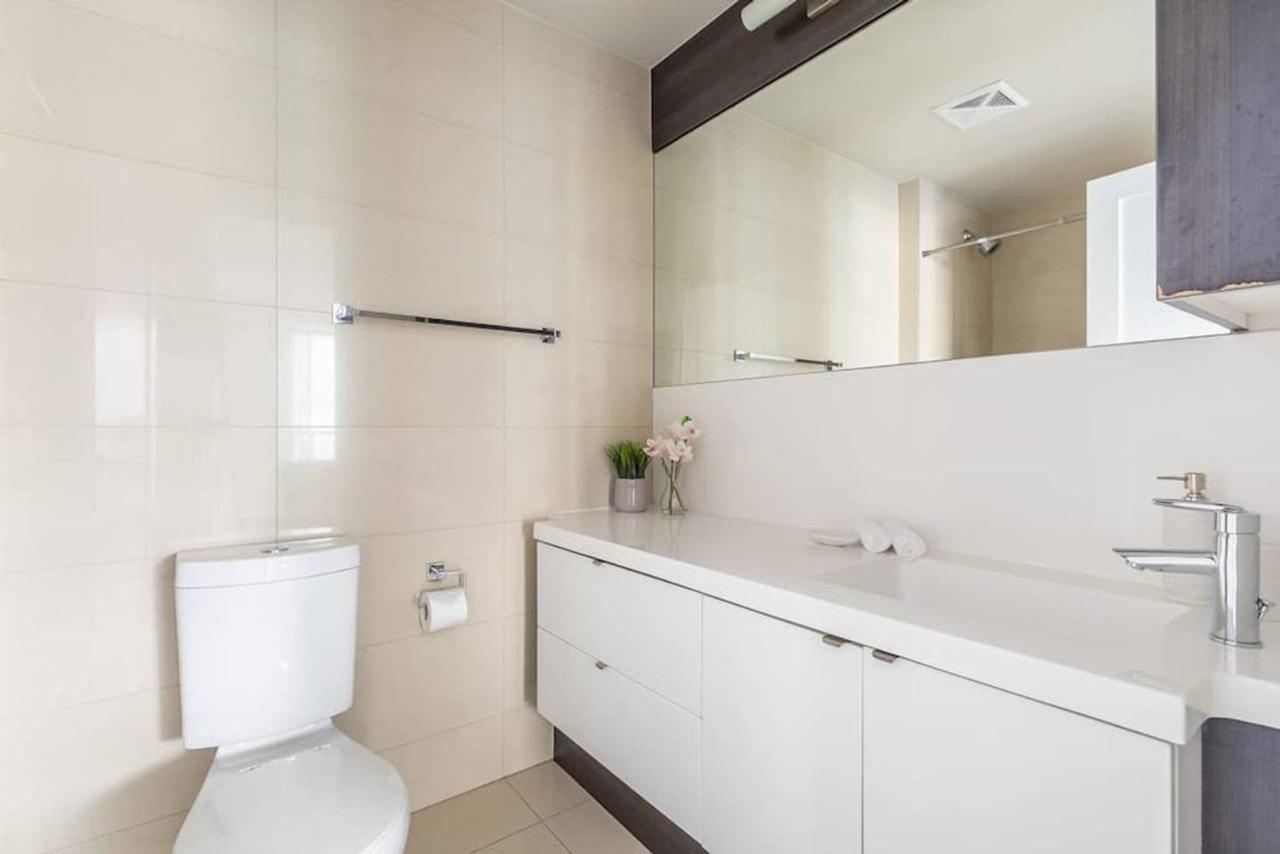 Stunning Views Of Downtown - Luxury High Rise With King Bed! Villa Toronto Exterior foto